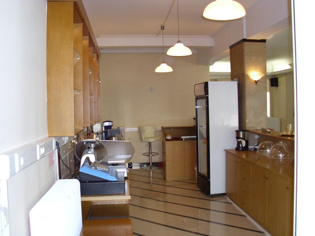 Hotel Cybele Pefki Aten Exteriör bild