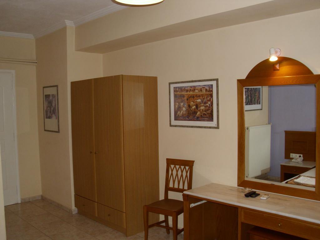 Hotel Cybele Pefki Aten Exteriör bild