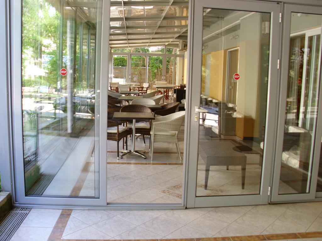 Hotel Cybele Pefki Aten Exteriör bild