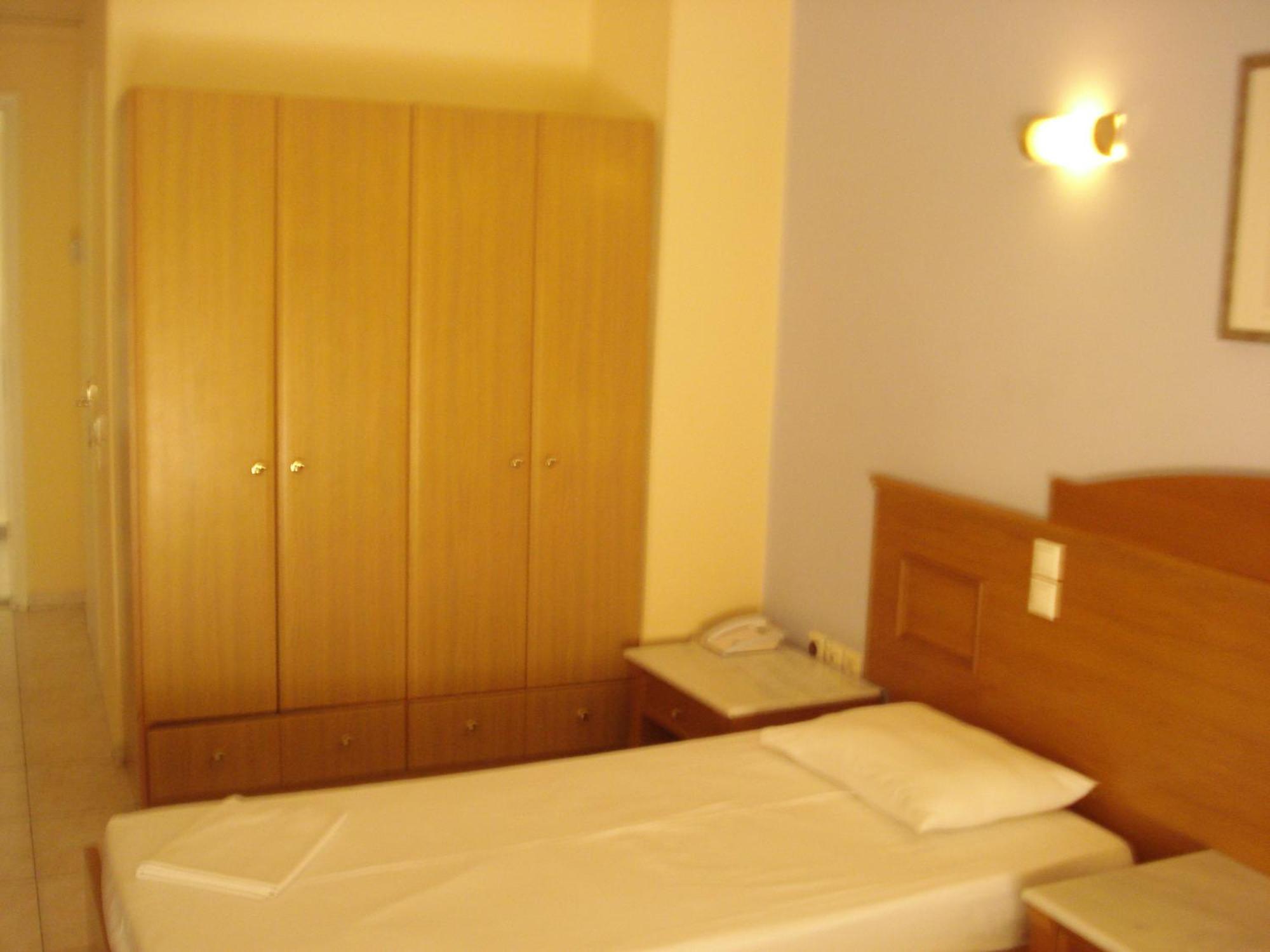 Hotel Cybele Pefki Aten Exteriör bild